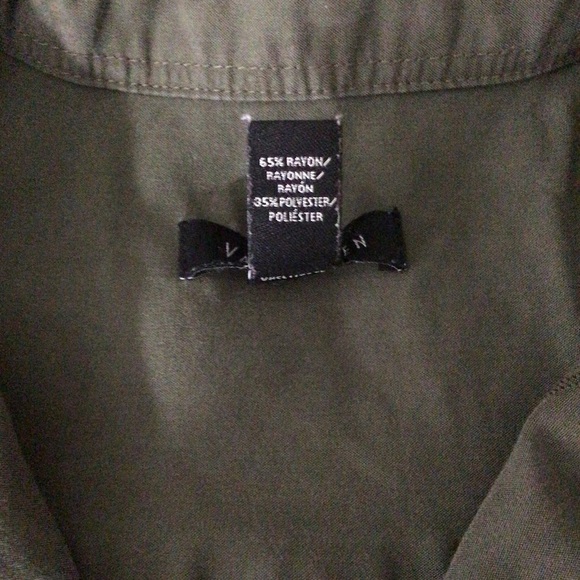 Van Heusen Green Button Down Short Sleeve Shirt - Size Large (16-16 1/2) - Picture 4 of 6